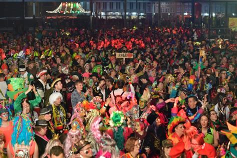 fotos limburg viert opening carnavalsseizoen de limburger