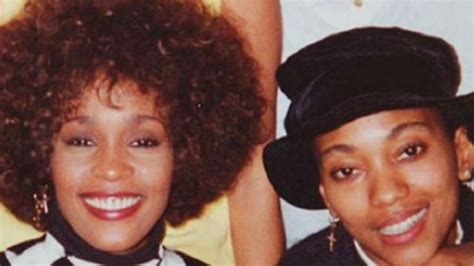 whitney houston s ‘lesbian lover robyn crawford tells all in new book