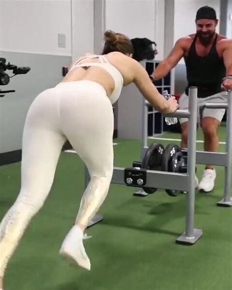 46 Newest Photos Of Jennifer Lopez Showing Her Tight Ass