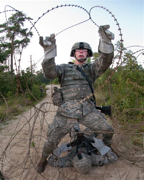 Airborne Combat Engineers Train To Breach Wire Obstacle Article The