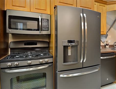 Slate Finish Is An Alternative To Stainless Steel Appliances Design