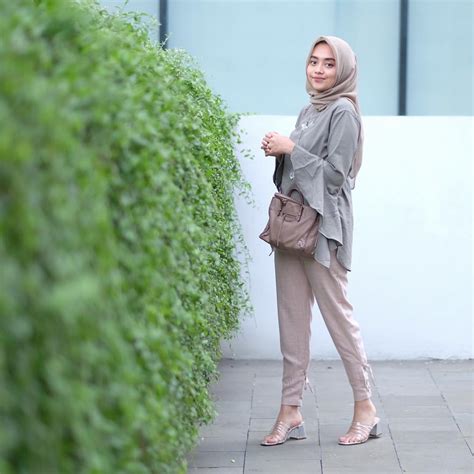 ootd hijab kekinian  kuliah super kasual kece