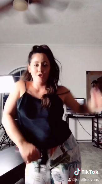 teen mom jenelle evans and husband david twerk in bizarre tiktok video