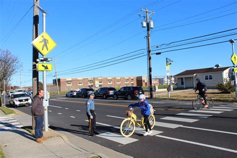 crosswalk signs    intersections safer  pedestrians