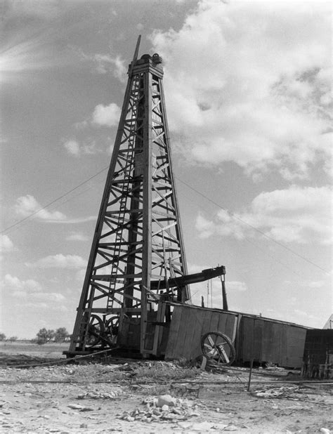historical  show life   oil boom  texas