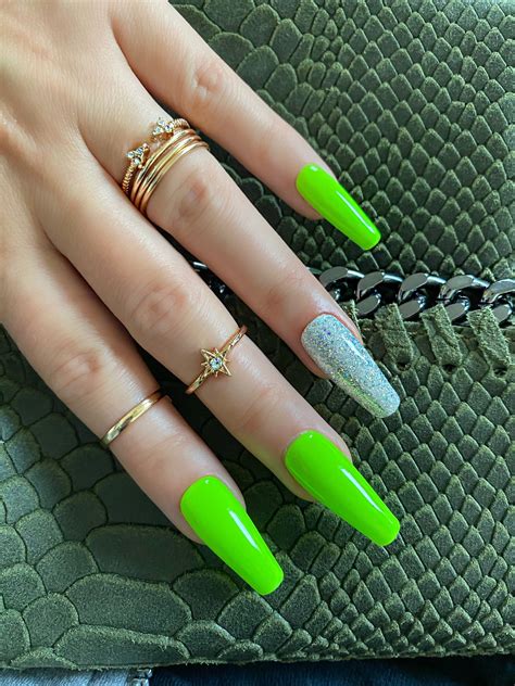 neon green nails  glitter ubicaciondepersonascdmxgobmx