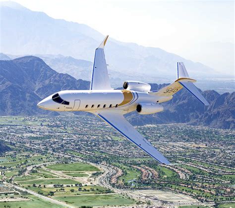 bombardier  faring   pure play biz jet company skies mag