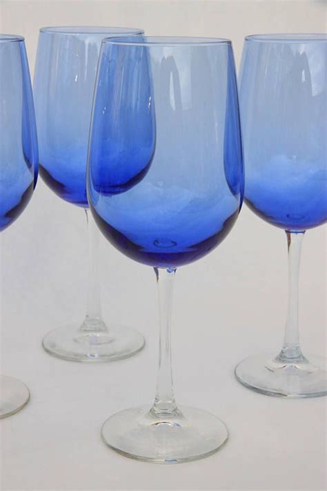 blue wine glasses  clear stems set    blue wine glasses