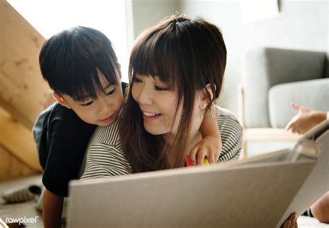 Download Premium Photo Of Japanese Mother And Son Playing 11422