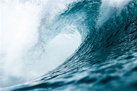 surfs   ocean waves tides  temps   power  world