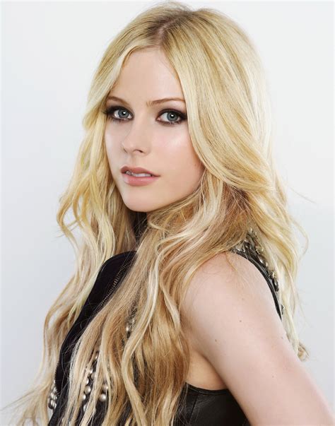 female singers avril lavigne pictures gallery 33