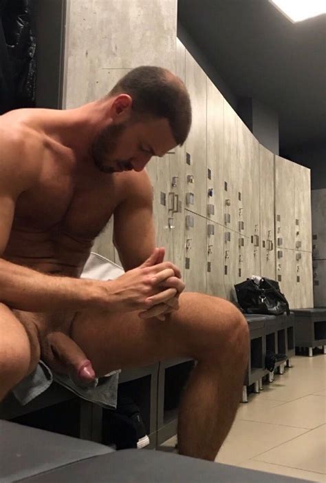 flaunting in the locker room page 24 lpsg