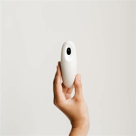 moonbird   handheld tool  personalised breathing exercises