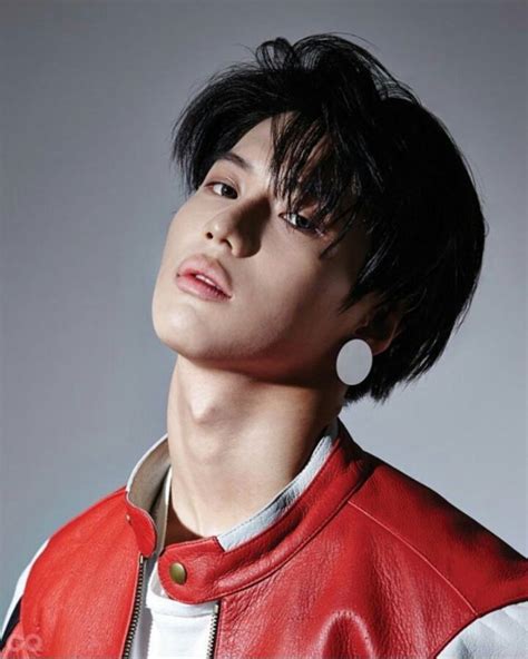 showbiz shinee s taemin gets all worked up over possible wardrobe malfunction new straits