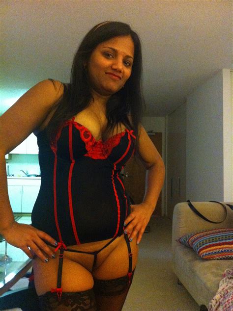 indian girl sex photos leaked for first time desi honeymoon galleries