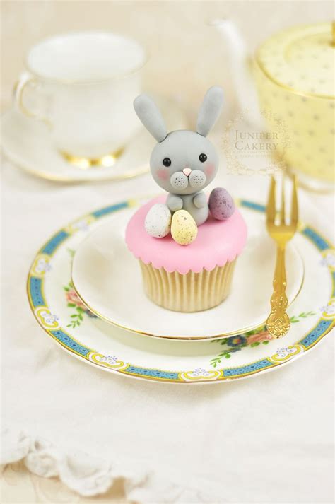 hoppy easter cake decorating     simple  sweet bunny rabbit