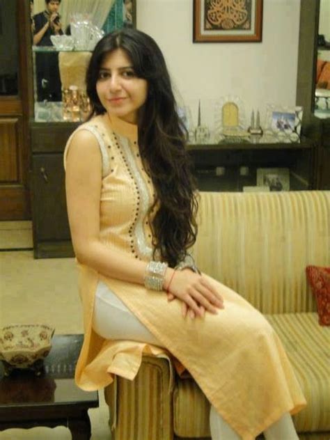 pathan local cute girls hot photos desi girls light yellow dresses salwar kameez pakistani