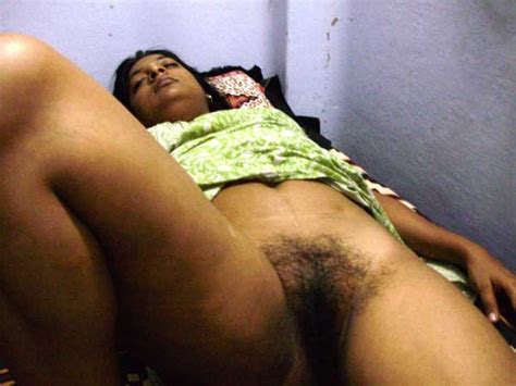 nude indian housewife ne nokar ko chut dikhai antarvasna sex photos