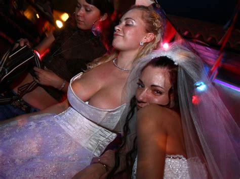 ポロリ。ウエディングドレス来た花嫁のエロ画像の興奮は異常 ポッカキット