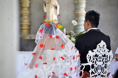 filipino newlyweds win the internet by proving true love still exists