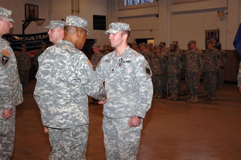 massachusetts guardsmen hailed  heroes national guard guard news
