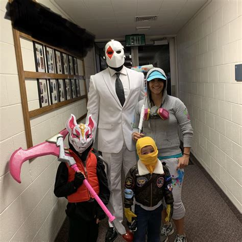 awesome family fortnite costumes wildcard teknique