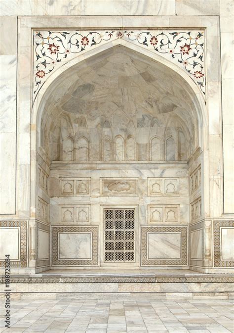 floral design and ventilation on the walls of taj mahal agra india