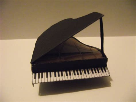 paper piano template
