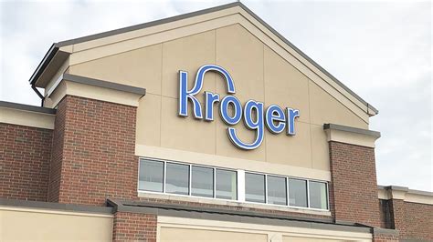 kroger seeks  create grocery giant   albertsons bid
