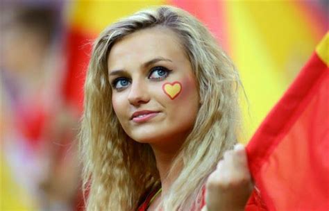 Top 10 Hottest Female Football Fans This World Cup Hot Pics And Images