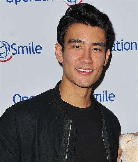 robin on twitter greys anatomy just casted alex landi as dr nico kim a male doctor that is