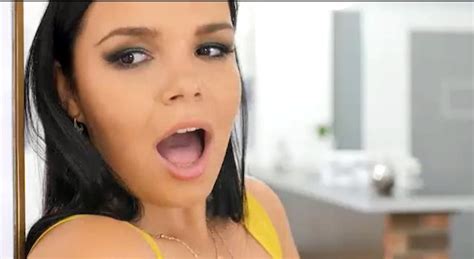 What S The Name Of This Pornstar Or Video From The Brazzers Ads 1