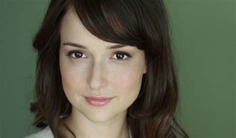 Milana Vayntrub Wallpapers Images Photos Pictures Backgrounds