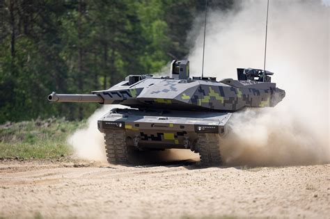 future battle tanks