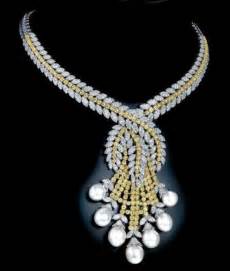 Sheikha Mozah of Qatar jewelry: Fashion Designer, Diamond Jewelry 