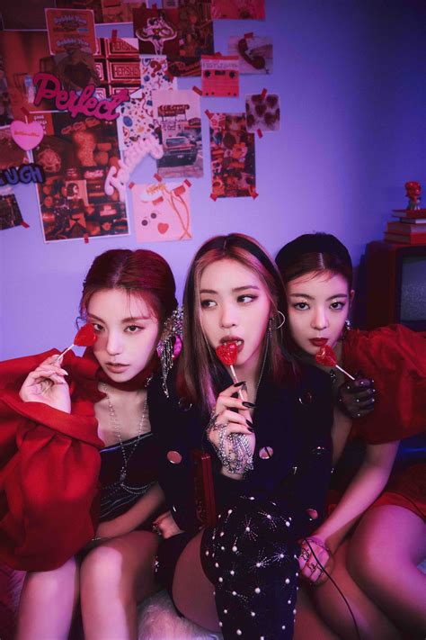 itzy on fiction friendship and growing old together teen vogue