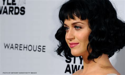 katy perry faces criticism over shoe design resembling