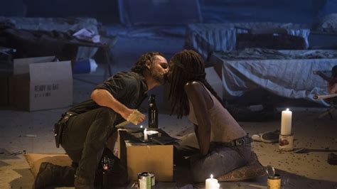 The 9 Most Romantic Moments On ‘the Walking Dead’ Photos