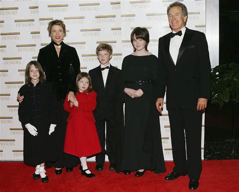 Warren Beatty And Annette Benning Married For 25 Years
