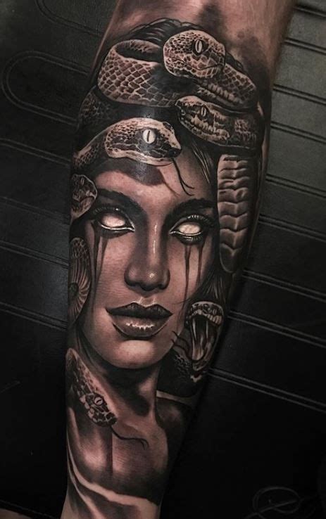 Medusa Tattoo Idee Per Tatuaggi Tatuaggio Medusa Realismo Tatuaggi