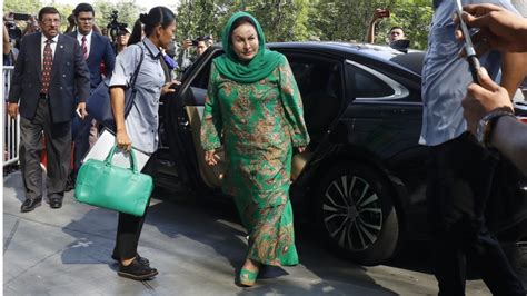 wife of former malaysian pm najib razak questioned in 1mdb probe