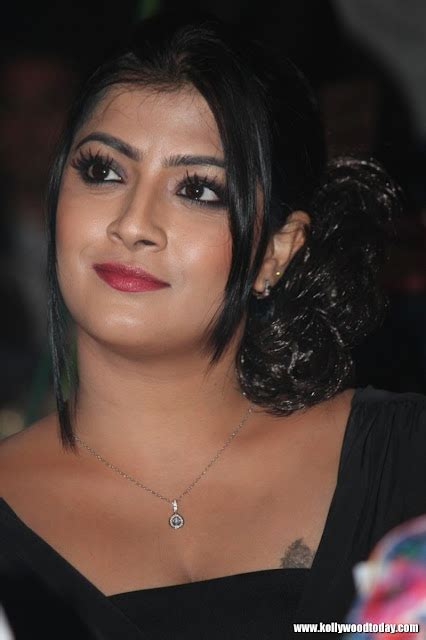 varalaxmi sarathkumar actress profile and biography hot
