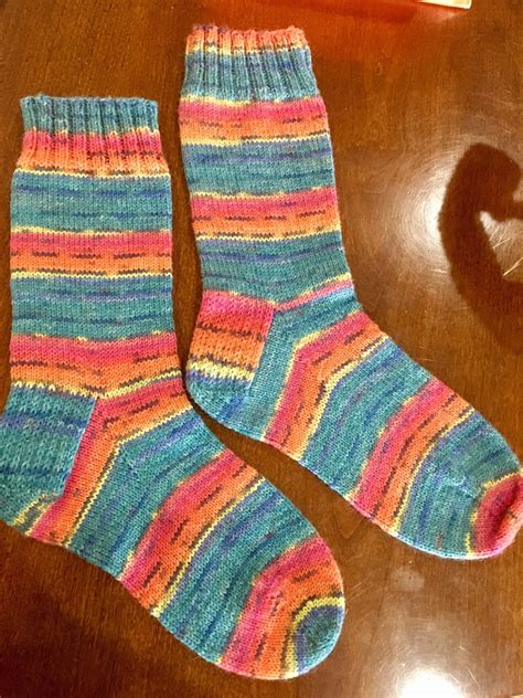 basic sock pattern   called knitting life