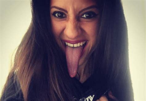 This Woman S Tongue Is So Long She Can Lick Her Own Eyeball
