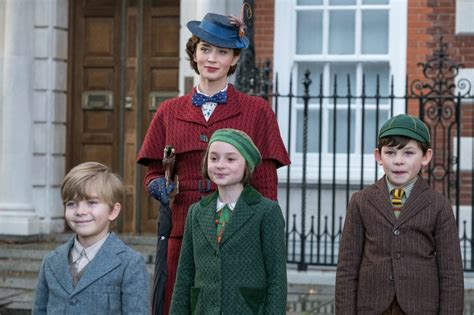 review mary poppins returns won t make you miss julie andrews now