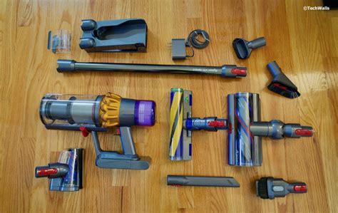 dyson  detect cordless vacuum cleaner review   upgrade   green laser