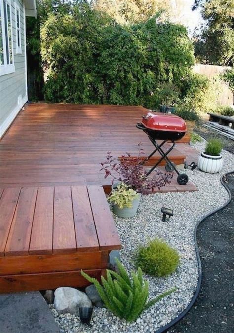 easy  inexpensive floating deck ideas   backyard