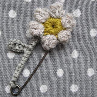 ravelry flowery pin pattern  sew silly lily