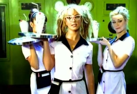 19 iconic 90s music video outfits from female solo artists of the