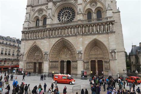 french activist shoots himself in notre dame cathedral in gay marriage protest abc news